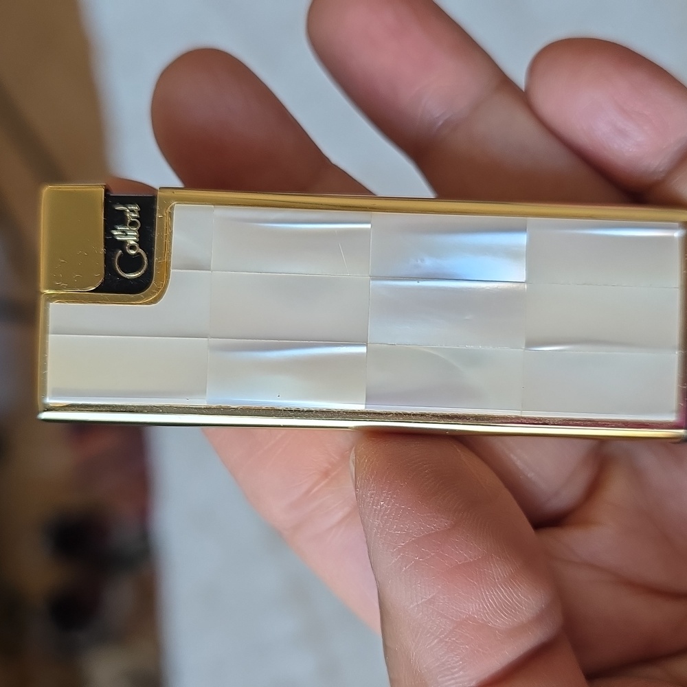 Vintage Colibri Gold and White Vintage Electro-Quartz Lighter - Picture 5 of 6